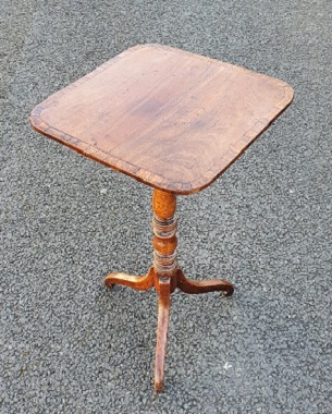 A late Regency wine table: Image 2