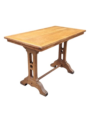 A         Victorian 'Arts & Crafts' oak centre table: Image 1